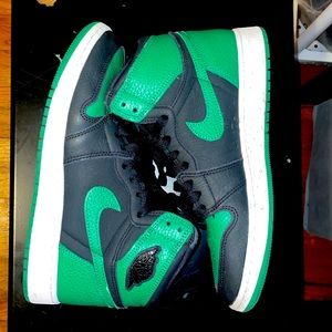 Pine Green and Black Retro 1s